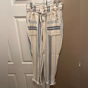 Dress pants, size medium never worn